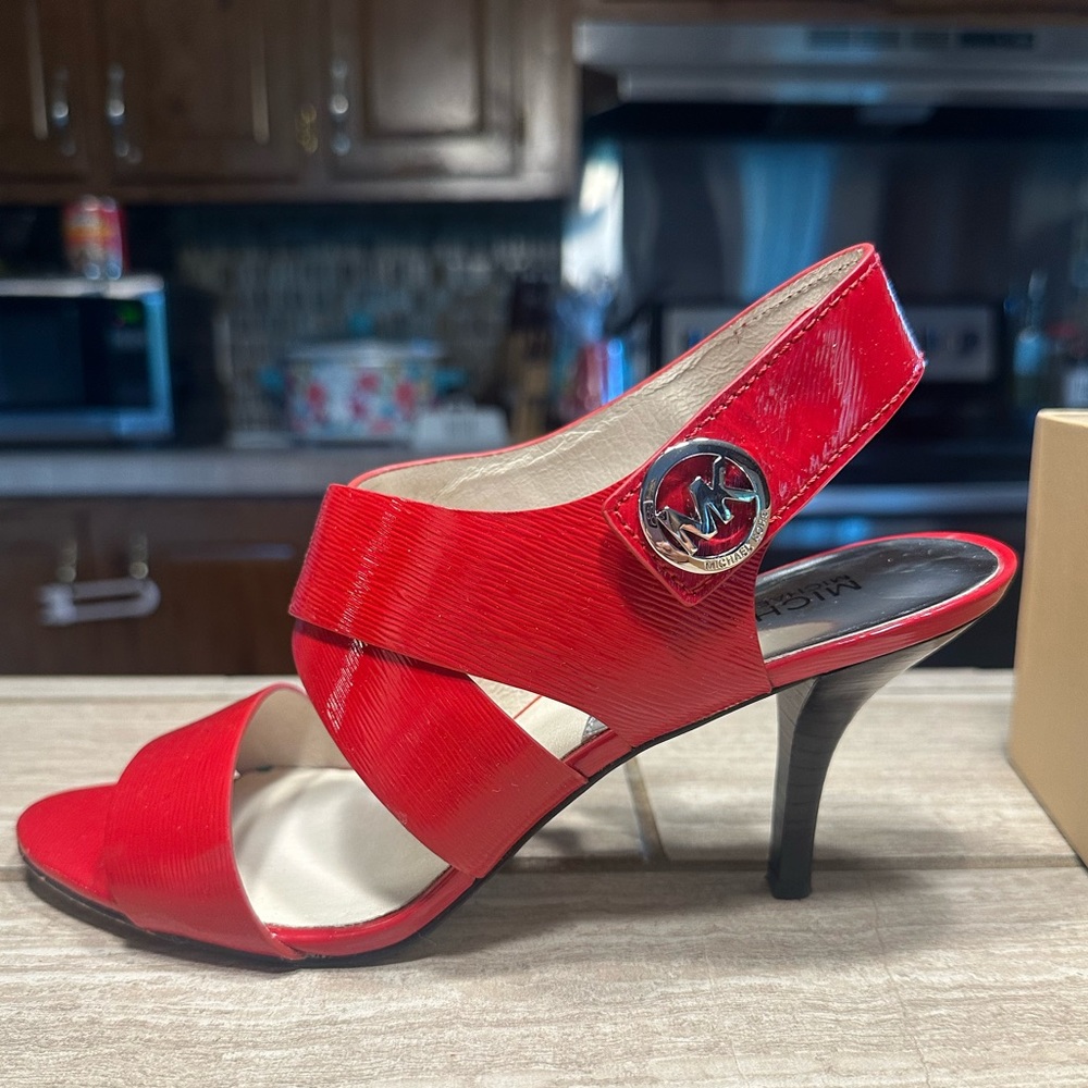 Micheal Kors heels, size 7.5, Great Condition
